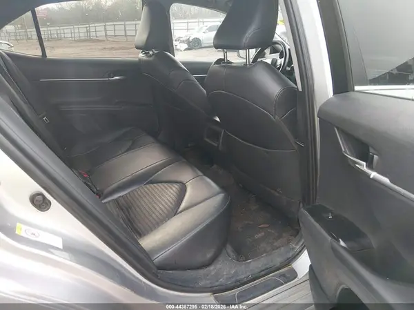 4T1B11HK1JU590782 2018 TOYOTA CAMRY - Image 8