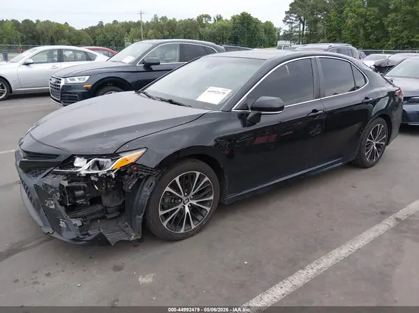 4T1B11HK1JU593553 2018 TOYOTA CAMRY - Image 2