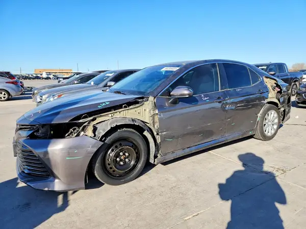 4T1B11HK1JU594914 2018 TOYOTA CAMRY - Image 1
