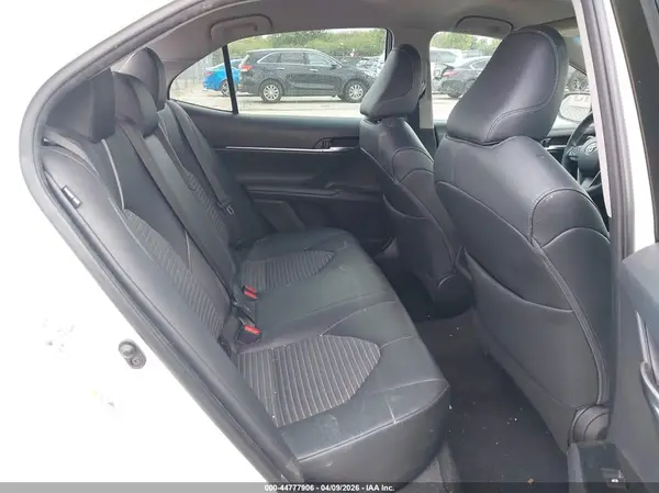 4T1B11HK1JU594945 2018 TOYOTA CAMRY - Image 8