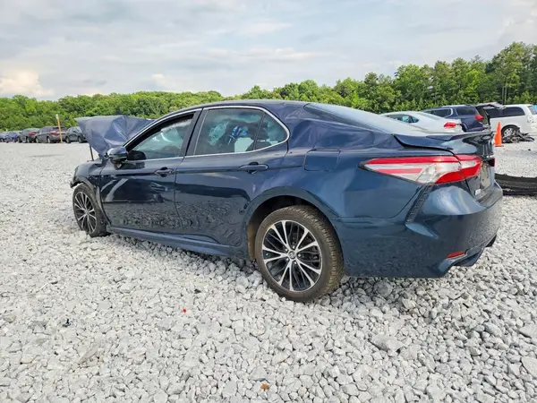 4T1B11HK1JU595982 2018 TOYOTA CAMRY - Image 2