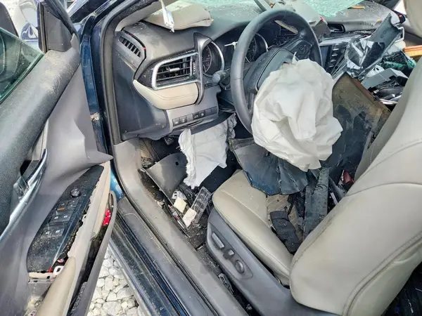 4T1B11HK1JU595982 2018 TOYOTA CAMRY - Image 8