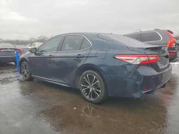 4T1B11HK1JU596209 2018 TOYOTA CAMRY - Image 2