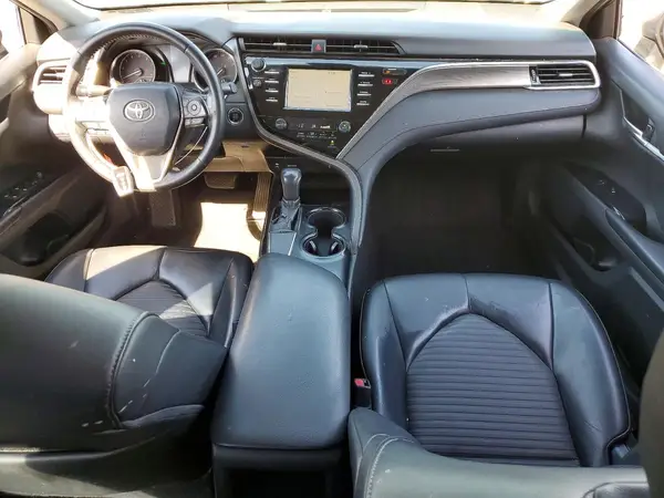 4T1B11HK1JU596632 2018 TOYOTA CAMRY - Image 8