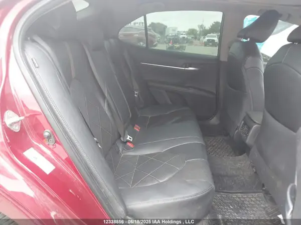 4T1B11HK1JU596744 2018 TOYOTA CAMRY - Image 8
