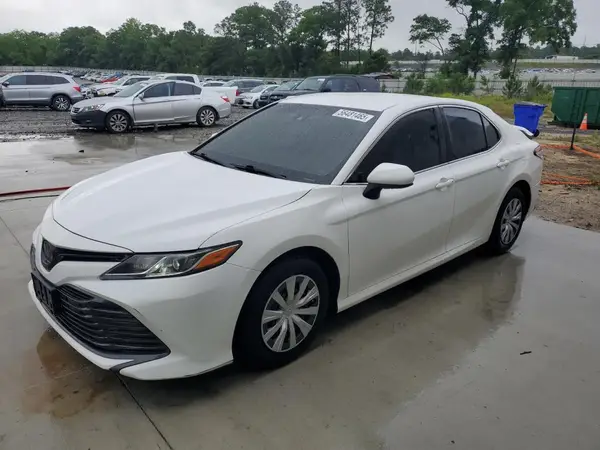 4T1B11HK1JU600291 2018 TOYOTA CAMRY - Image 1