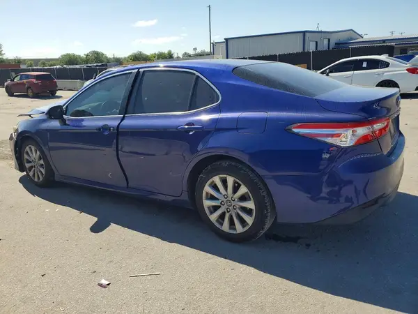 4T1B11HK1JU601246 2018 TOYOTA CAMRY - Image 2