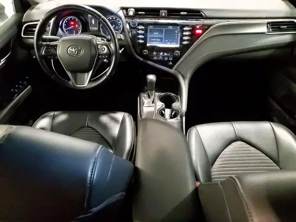 4T1B11HK1JU601392 2018 TOYOTA CAMRY - Image 8