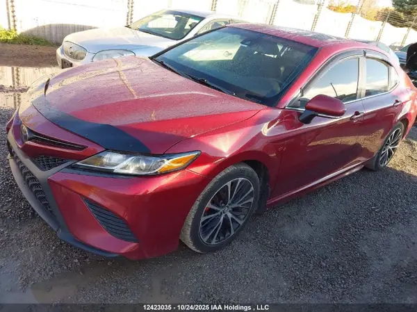 4T1B11HK1JU604048 2018 TOYOTA CAMRY - Image 2