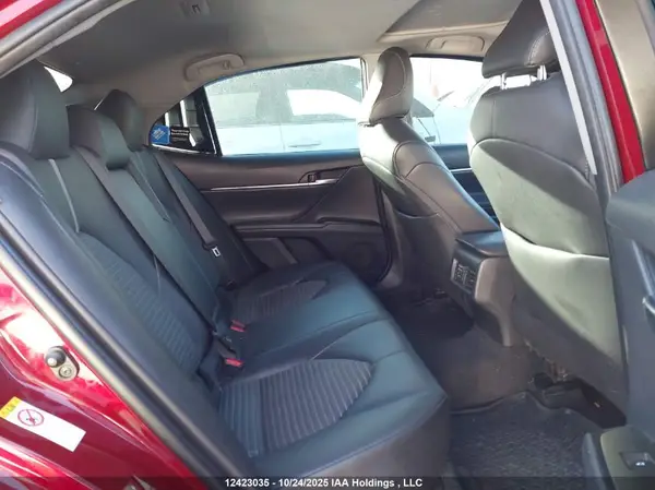 4T1B11HK1JU604048 2018 TOYOTA CAMRY - Image 8