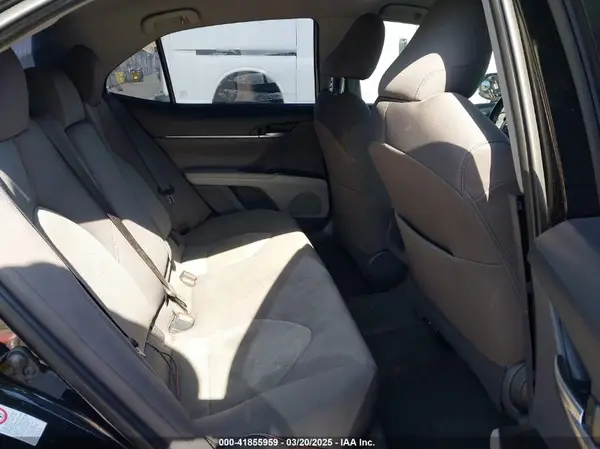 4T1B11HK1JU604485 2018 TOYOTA CAMRY - Image 8