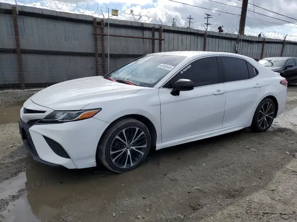 4T1B11HK1JU604678 2018 TOYOTA CAMRY - Image 1