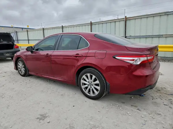 4T1B11HK1JU605233 2018 TOYOTA CAMRY - Image 2