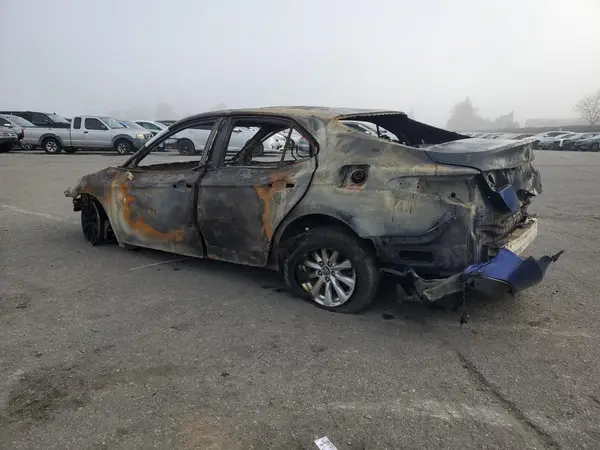 4T1B11HK1JU605345 2018 TOYOTA CAMRY - Image 2