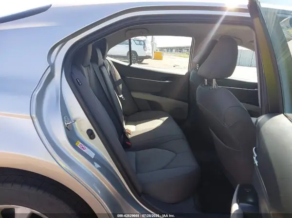 4T1B11HK1JU605605 2018 TOYOTA CAMRY - Image 8