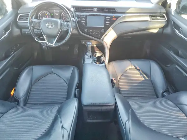 4T1B11HK1JU606883 2018 TOYOTA CAMRY - Image 8