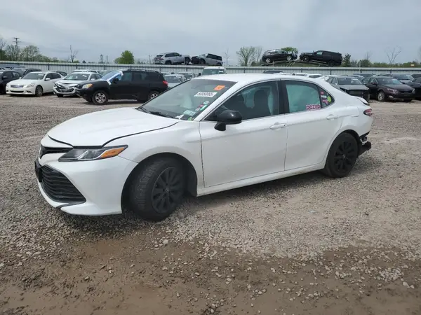 4T1B11HK1JU607872 2018 TOYOTA CAMRY - Image 1