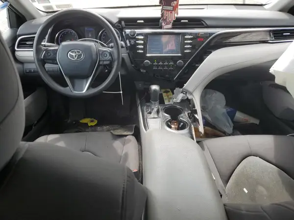4T1B11HK1JU607872 2018 TOYOTA CAMRY - Image 8
