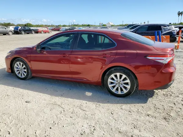 4T1B11HK1JU608312 2018 TOYOTA CAMRY - Image 2