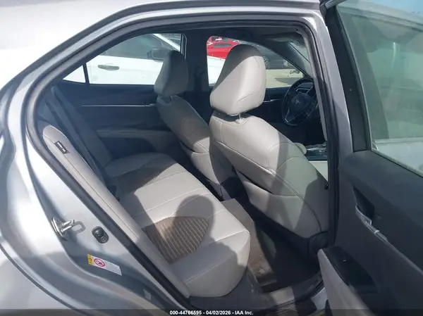 4T1B11HK1JU608536 2018 TOYOTA CAMRY - Image 8