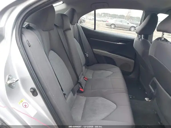 4T1B11HK1JU610321 2018 TOYOTA CAMRY - Image 8