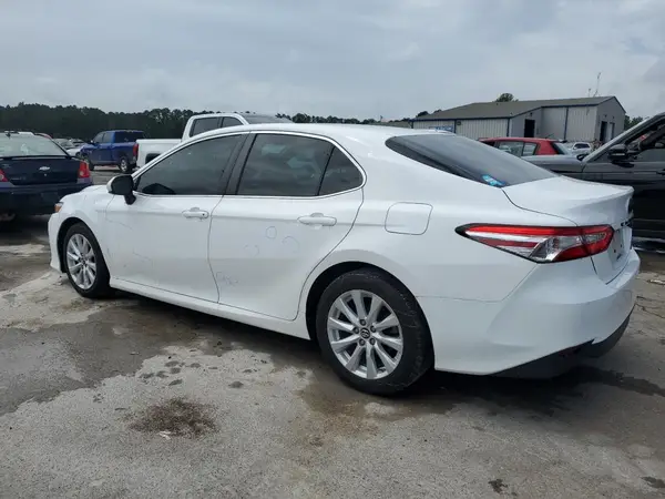 4T1B11HK1JU610514 2018 TOYOTA CAMRY - Image 2