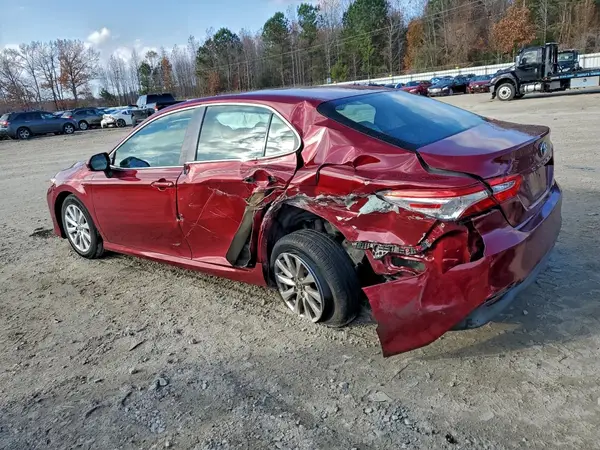 4T1B11HK1JU611582 2018 TOYOTA CAMRY - Image 2