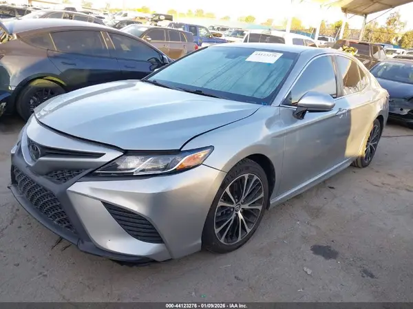 4T1B11HK1JU612876 2018 TOYOTA CAMRY - Image 2