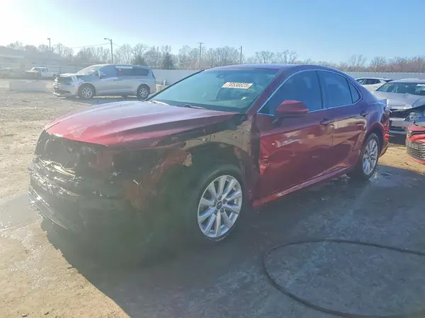 4T1B11HK1JU613123 2018 TOYOTA CAMRY - Image 1