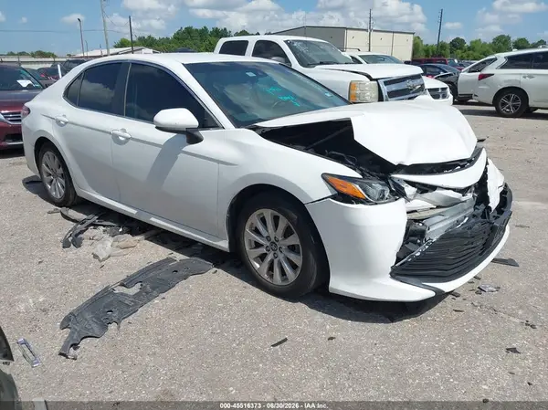 4T1B11HK1JU613865 2018 TOYOTA CAMRY - Image 1