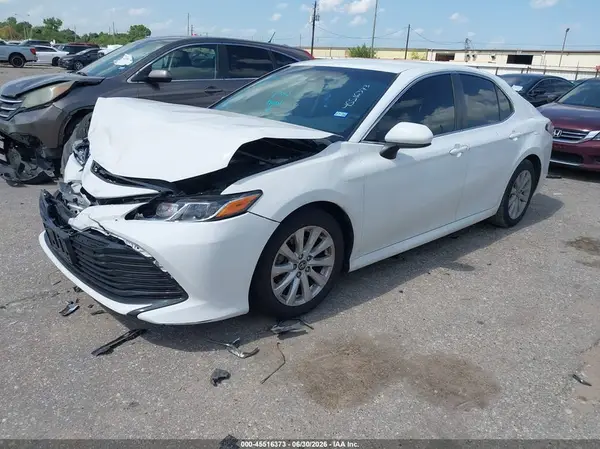 4T1B11HK1JU613865 2018 TOYOTA CAMRY - Image 2