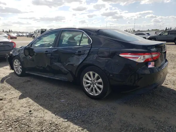 4T1B11HK1JU613963 2018 TOYOTA CAMRY - Image 2