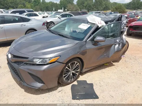 4T1B11HK1JU614904 2018 TOYOTA CAMRY - Image 2