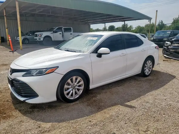 4T1B11HK1JU615793 2018 TOYOTA CAMRY - Image 1