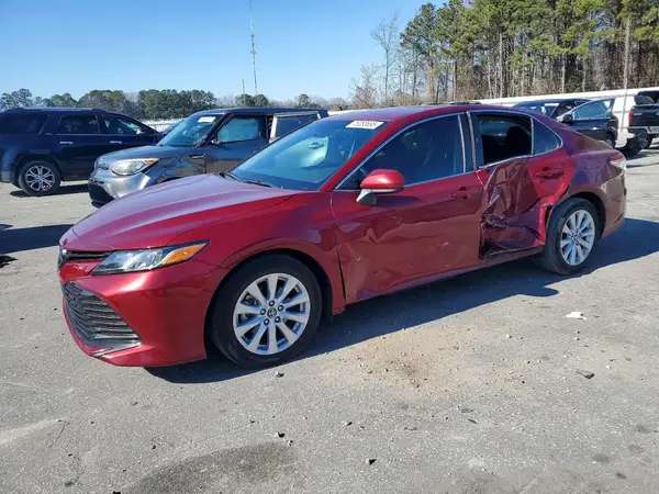 4T1B11HK1JU615941 2018 TOYOTA CAMRY - Image 1