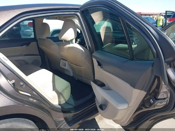 4T1B11HK1JU619469 2018 TOYOTA CAMRY - Image 8