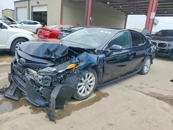 4T1B11HK1JU619617 2018 TOYOTA CAMRY - Image 1