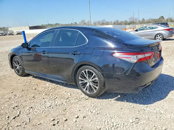 4T1B11HK1JU620055 2018 TOYOTA CAMRY - Image 2