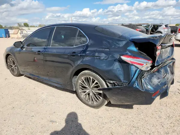 4T1B11HK1JU620864 2018 TOYOTA CAMRY - Image 2