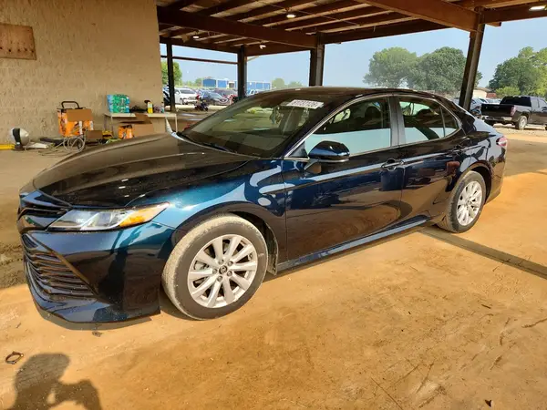 4T1B11HK1JU622663 2018 TOYOTA CAMRY - Image 1