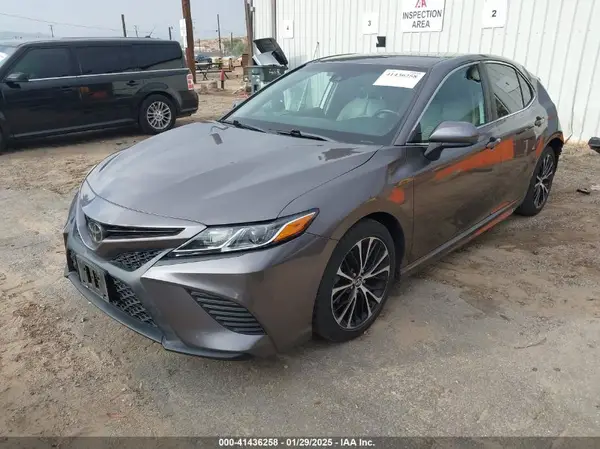 4T1B11HK1JU624851 2018 TOYOTA CAMRY - Image 2