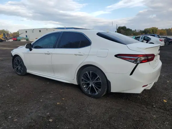 4T1B11HK1JU626471 2018 TOYOTA CAMRY - Image 2