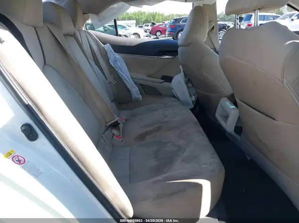 4T1B11HK1JU626759 2018 TOYOTA CAMRY - Image 8