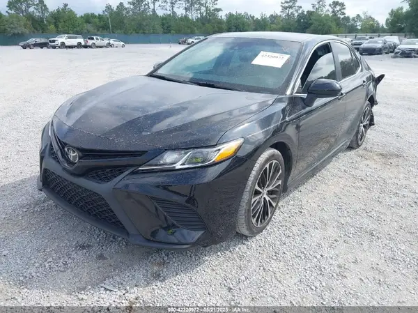 4T1B11HK1JU628463 2018 TOYOTA CAMRY - Image 2