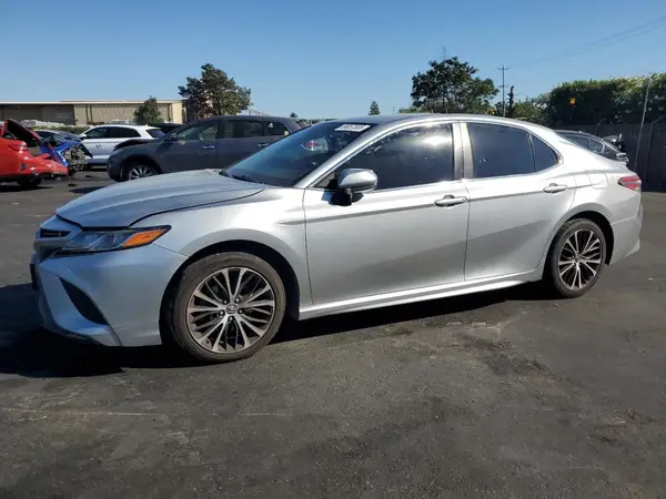4T1B11HK1JU628513 2018 TOYOTA CAMRY - Image 1