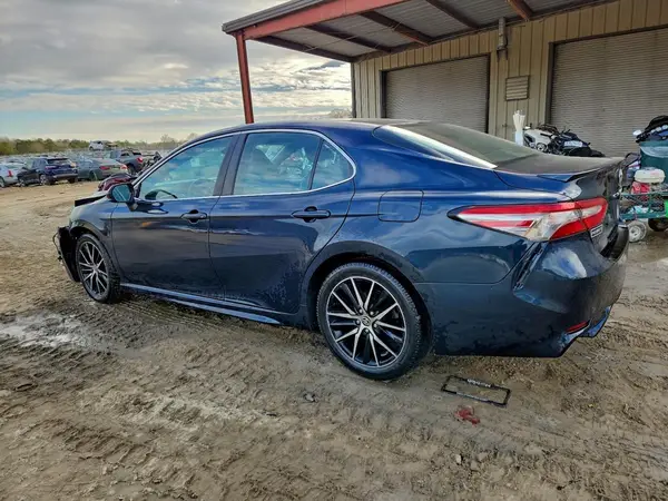 4T1B11HK1JU628804 2018 TOYOTA CAMRY - Image 2