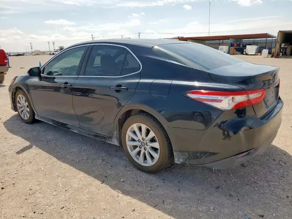 4T1B11HK1JU628849 2018 TOYOTA CAMRY - Image 2