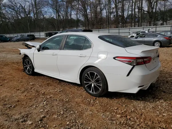 4T1B11HK1JU629497 2018 TOYOTA CAMRY - Image 2