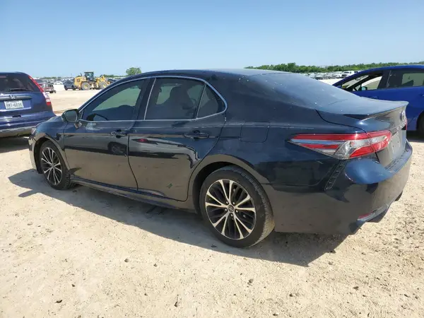 4T1B11HK1JU631458 2018 TOYOTA CAMRY - Image 2