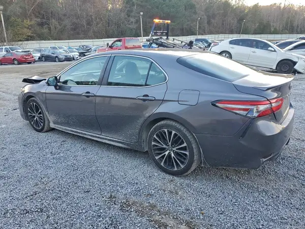4T1B11HK1JU631525 2018 TOYOTA CAMRY - Image 2